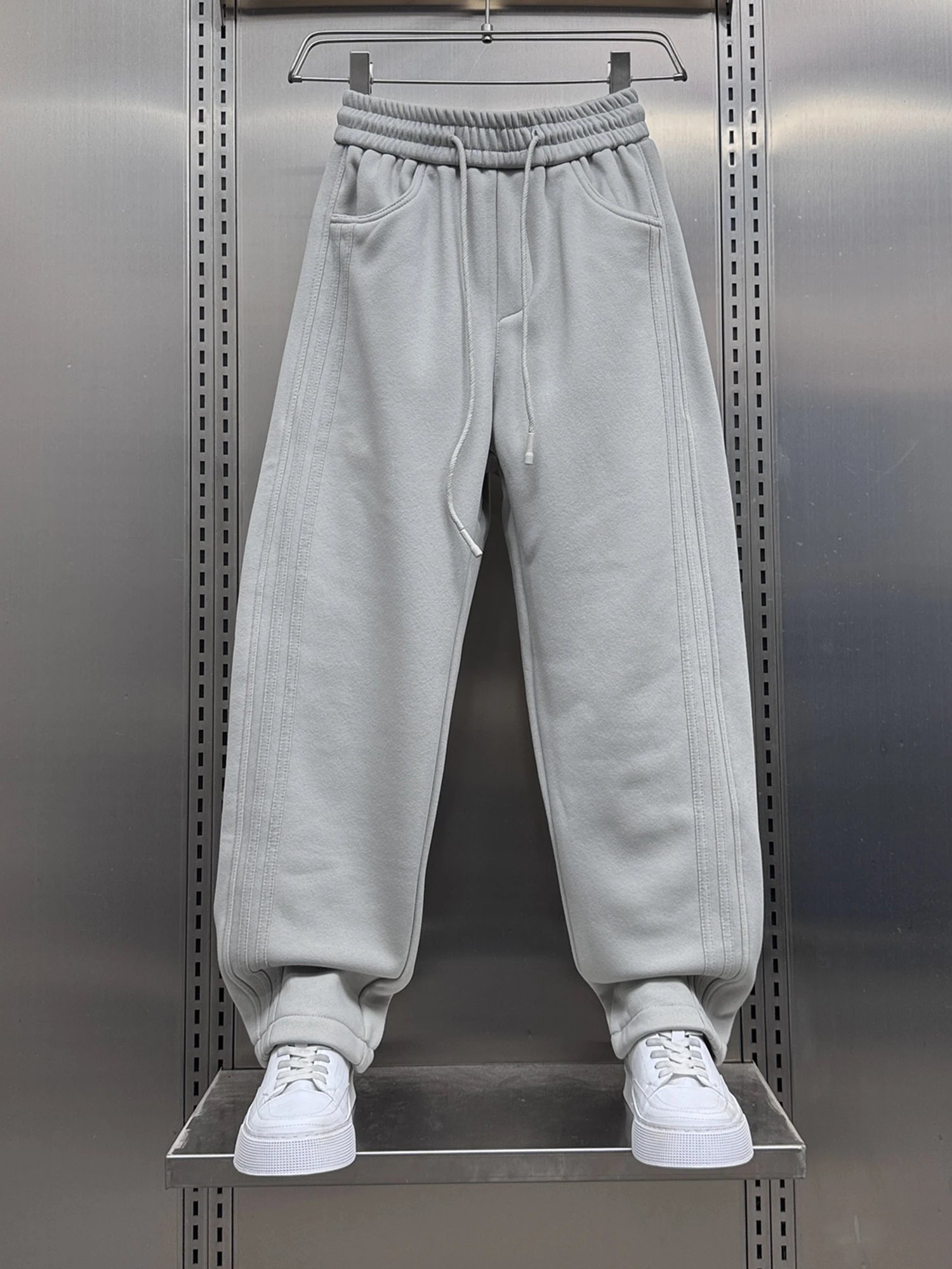 Men's Autumn Winter Thiened Fce Wide Leg Sweatpants Loose Trousers Dstring Straight Casual Long Pants Simple Sport St...
Men's Autumn Winter Thiened Fce Wide Leg Sweatpants Loose Trousers Dstring Straight Casual Long Pants Simple Sport St...