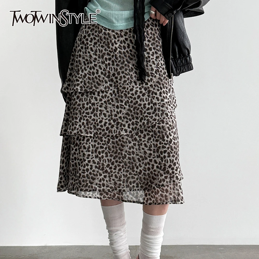 TWOTWINSTYLE Leopard High Waist Irregular Skirts for Women Patchwork Ruffles Fashion Long Skirt Female 2026 Spring Clothes New
TWOTWINSTYLE Leopard High Waist Irregular Skirts for Women Patchwork Ruffles Fashion Long Skirt Female 2026 Spring Clothes New