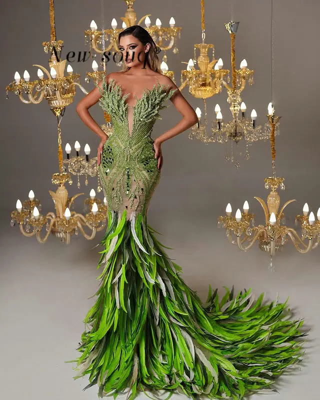 Luxury Green Feathered Mermaid Evening Dresses Customized Crystals Beaded Strapless Long Prom Gowns Sexy Wedding Night Vestidos
Luxury Green Feathered Mermaid Evening Dresses Customized Crystals Beaded Strapless Long Prom Gowns Sexy Wedding Night Vestidos