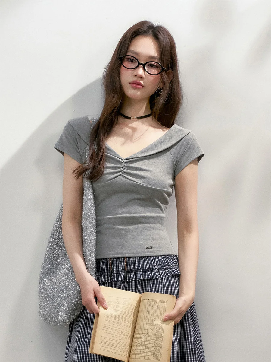 6DEWS Женская футболка с воротником Питер Пэн, плиссированной талией, коротким рукавом, повседневная, универсальная, удобная, свободного кроя, летний топ
6DEWS Женская футболка с воротником Питер Пэн, плиссированной талией, коротким рукавом, повседневная, универсальная, удобная, свободного кроя, летний топ