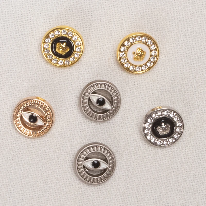 Gold Black Metal Button Hollow Single Hole Embedded Diamond round British Style White Silver Button Sewing DIY Accessories
Gold Black Metal Button Hollow Single Hole Embedded Diamond round British Style White Silver Button Sewing DIY Accessories