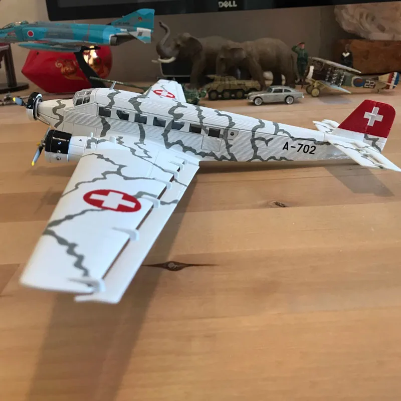 Литье под давлением в масштабе 1:72, искусственная модель немецкого боевика из сплава, статическое украшение, сувенирные подарки для взрослых
Литье под давлением в масштабе 1:72, искусственная модель немецкого боевика из сплава, статическое украшение, сувенирные подарки для взрослых