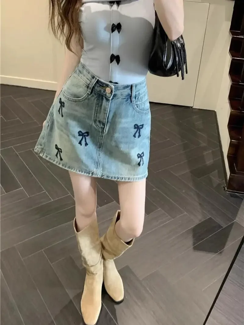 Korean Style Short Gyaru Jeans Skirts for Women Casual Chic and Elegant Clothing Trend 2025 Aesthetic Cheap Woman Denim Skirt
Korean Style Short Gyaru Jeans Skirts for Women Casual Chic and Elegant Clothing Trend 2025 Aesthetic Cheap Woman Denim Skirt