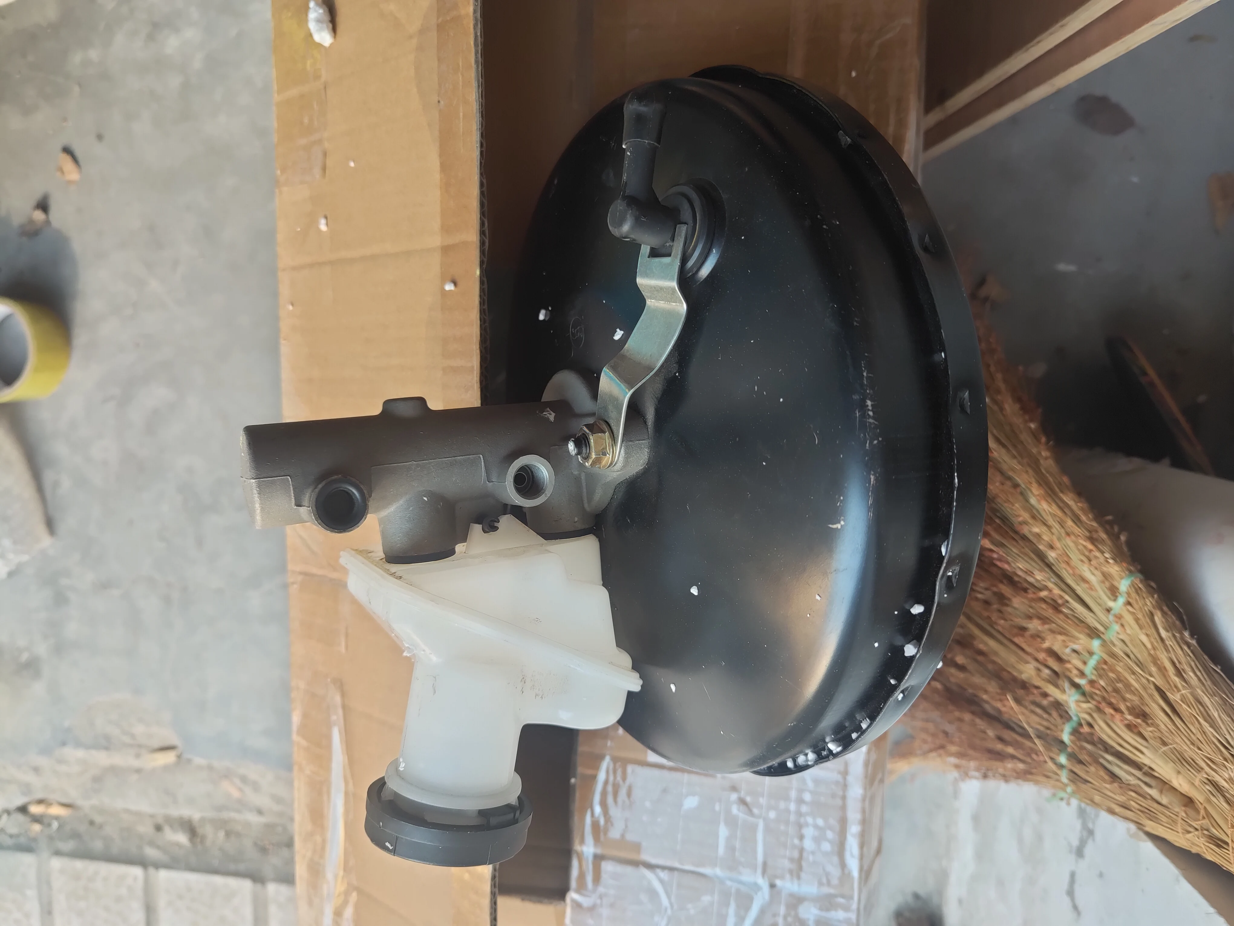 Dongfeng Sokon / DFSK C35 mini truck parts master cylunder 3505100-CA06 special for Europ market
Dongfeng Sokon / DFSK C35 mini truck parts master cylunder 3505100-CA06 special for Europ market