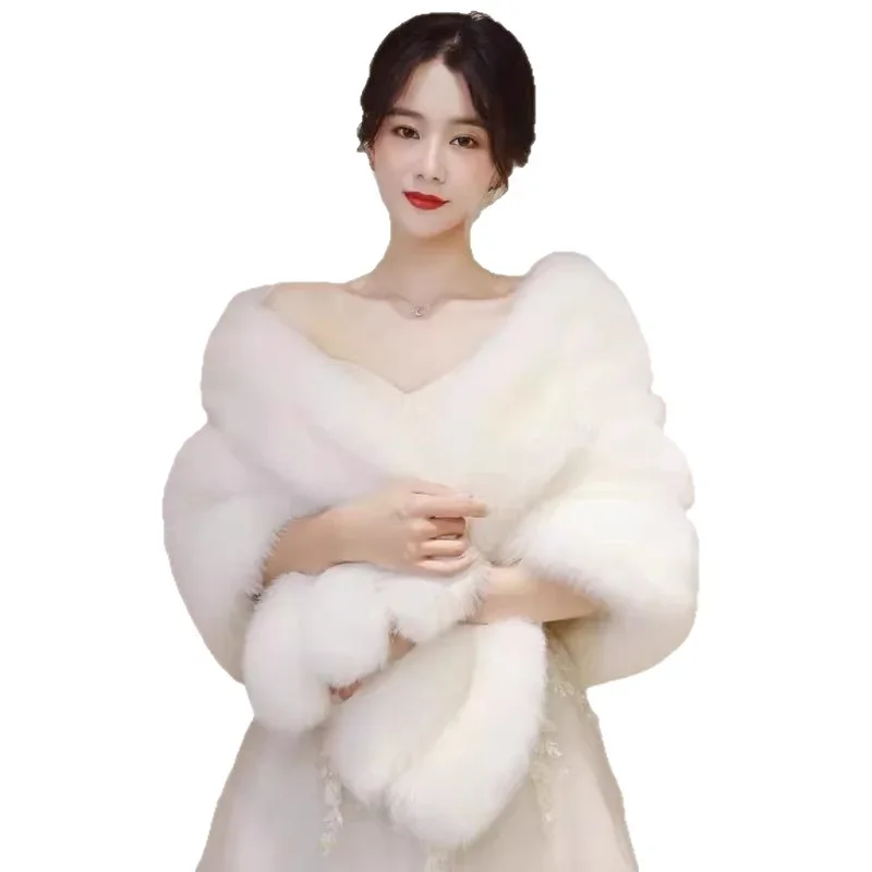 cape jacket thickened wedding bridesmaid dress cheongsam with fashion warm shawl
cape jacket thickened wedding bridesmaid dress cheongsam with fashion warm shawl