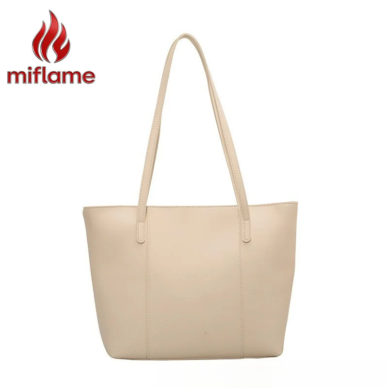 Women's Shoulder Bag Minimalist Commuter Tote Bag with Large Capacity Solid Color PU Leather Lightweight Daily Work
Women's Shoulder Bag Minimalist Commuter Tote Bag with Large Capacity Solid Color PU Leather Lightweight Daily Work