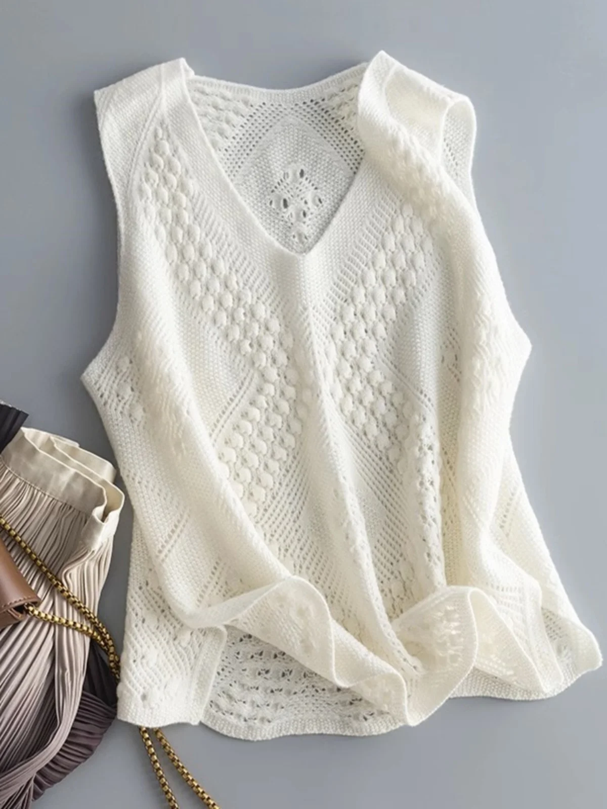 Pure Wool Knitted Vest Women's V-Neck Hollow out Floral Embroidery Slim Fit Commute Style Fashion Autumn Season Ladies Wear
Pure Wool Knitted Vest Women's V-Neck Hollow out Floral Embroidery Slim Fit Commute Style Fashion Autumn Season Ladies Wear