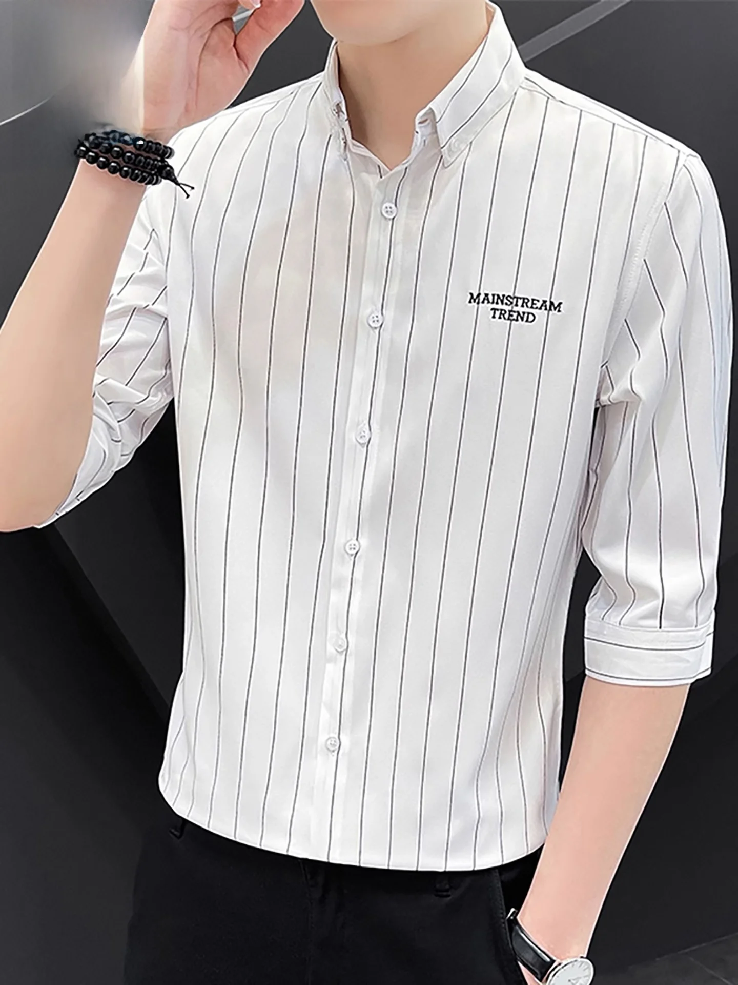 Мужская повседневная рубашка из ледяного шелка в полоску, приталенная, с рукавом 3/4, дышащая, легкая, летняя, модная, профессиональная
Мужская повседневная рубашка из ледяного шелка в полоску, приталенная, с рукавом 3/4, дышащая, легкая, летняя, модная, профессиональная