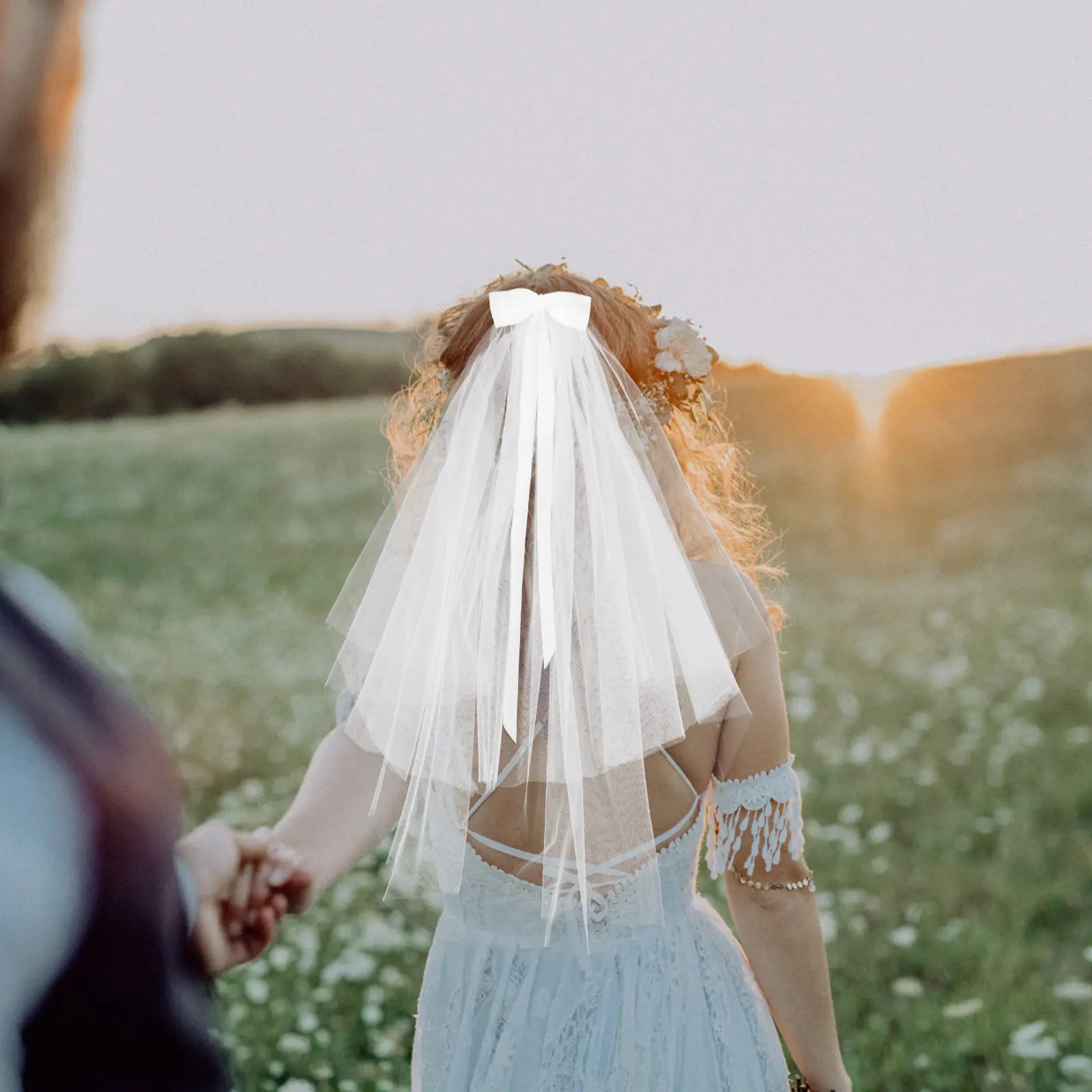 2Pcs Bridal Veils for Wedding Short Veils for Brides Elegant Bow Design Smooth Flowy Look Reusable Secure Fit Wedding Headdress
2Pcs Bridal Veils for Wedding Short Veils for Brides Elegant Bow Design Smooth Flowy Look Reusable Secure Fit Wedding Headdress