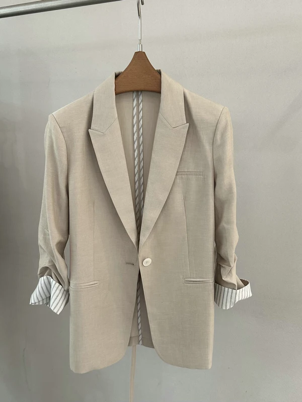 Женский льняной пиджак в корейском стиле Slim Fit, на одной пуговице, повседневный, в полоску, с удлиненными рукавами, весна-осень, модный
Женский льняной пиджак в корейском стиле Slim Fit, на одной пуговице, повседневный, в полоску, с удлиненными рукавами, весна-осень, модный