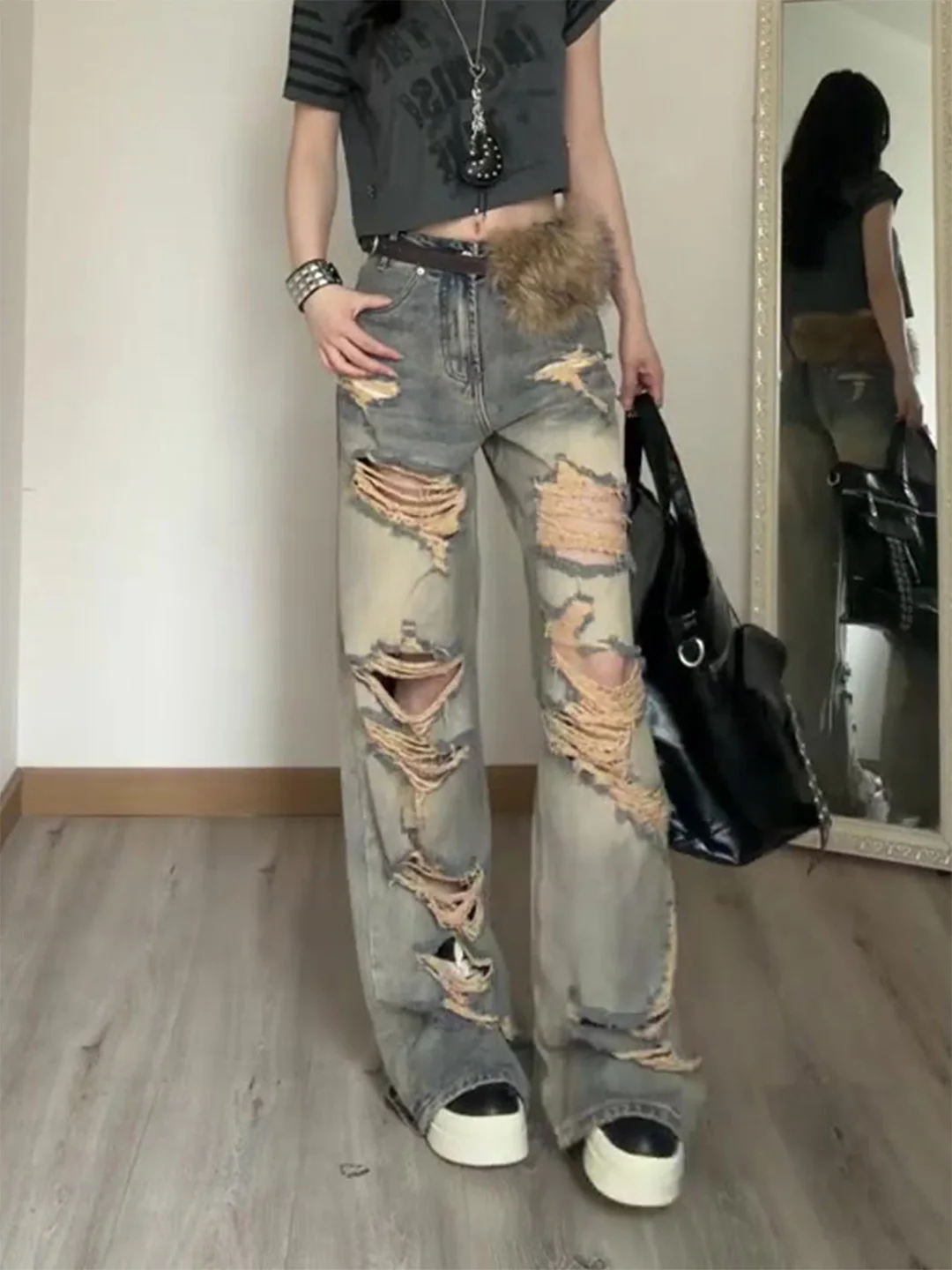 Summer 2026 Slimming Skinny Jeans American Style Worn-Wash Hole Design Wide Leg Jeans Lightweight Denim Natural Waist Jeans
Summer 2026 Slimming Skinny Jeans American Style Worn-Wash Hole Design Wide Leg Jeans Lightweight Denim Natural Waist Jeans