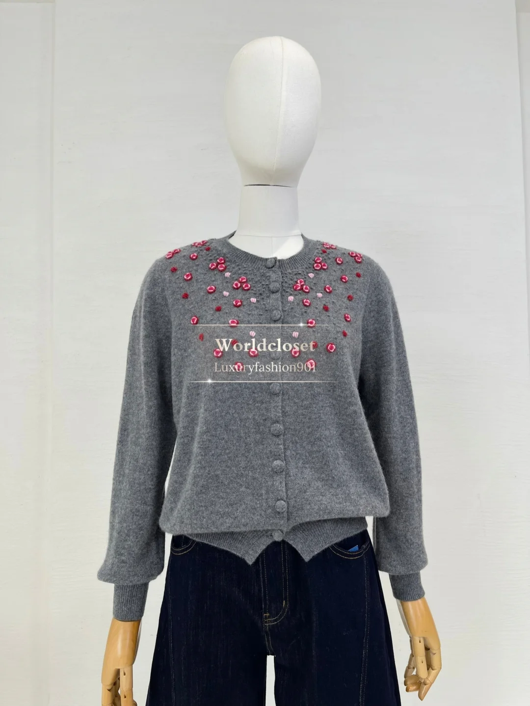 2025 Elegant Woman Clothing Grey Embroidery Flowers Long Sleeve Sweater Cardigan Tops
2025 Elegant Woman Clothing Grey Embroidery Flowers Long Sleeve Sweater Cardigan Tops