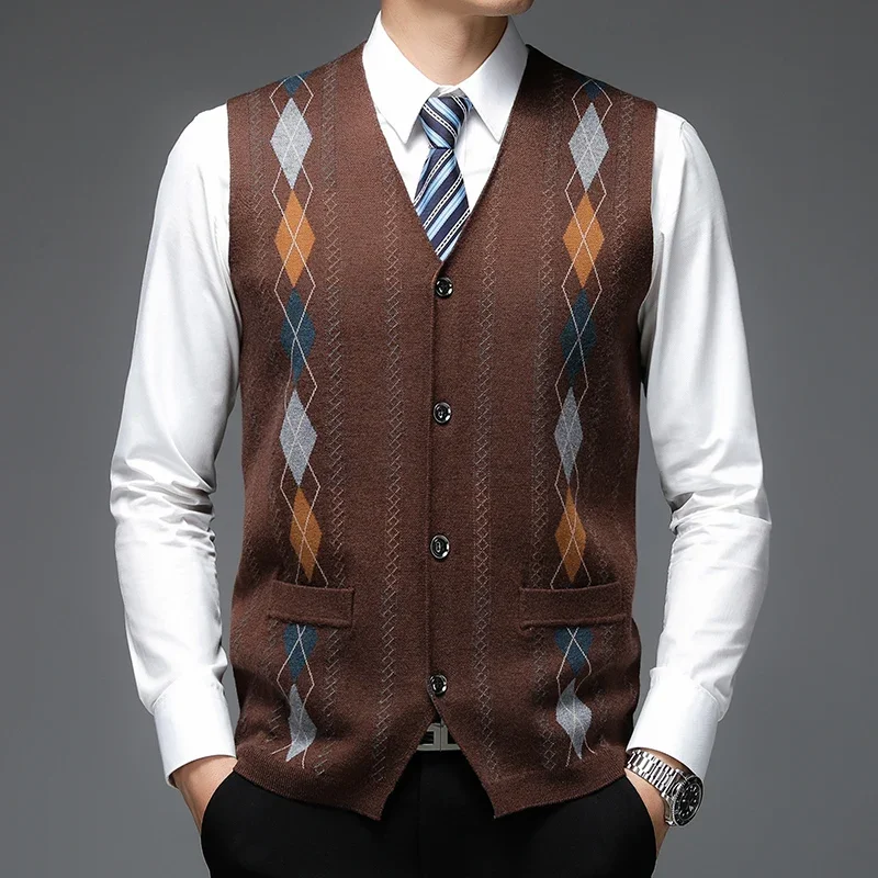 New Thick V-neck Knit Vests for Men Fall Winter 2024 Design Men Slim Business Vest Sweater Men's Sleeveless Casual Knit Cardigan
New Thick V-neck Knit Vests for Men Fall Winter 2024 Design Men Slim Business Vest Sweater Men's Sleeveless Casual Knit Cardigan