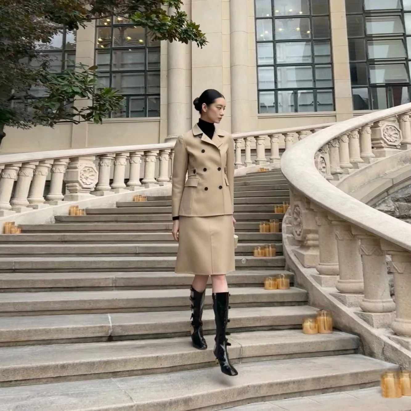 Spring 2025 Women's Woolen Suit High Waist Waist-Cinching Double-breasted Set with A-line Skirt Ele Ladylike Sle
Spring 2025 Women's Woolen Suit High Waist Waist-Cinching Double-breasted Set with A-line Skirt Ele Ladylike Sle