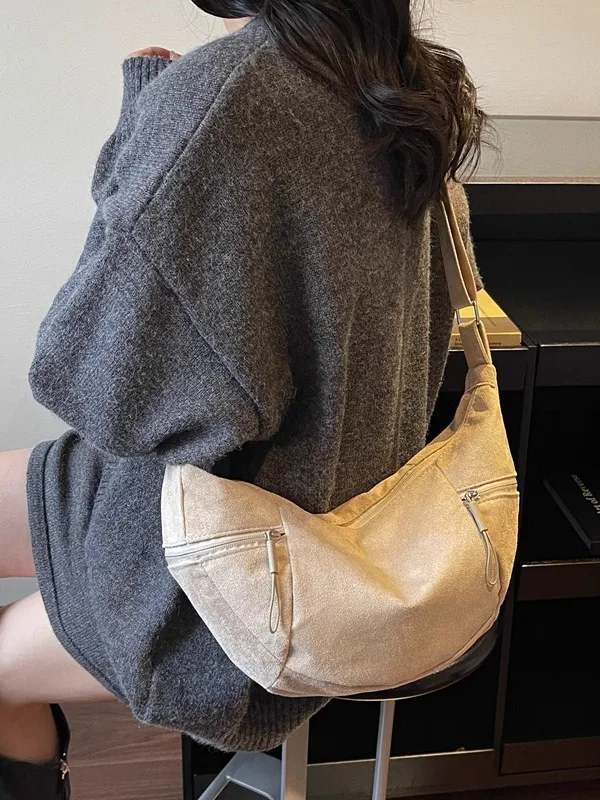 Ele Women's Dumpling aped oulder Bag Commuter Crossbody Large Capaci Light Weight Cow Horn Design Moon Dent Bag
Ele Women's Dumpling aped oulder Bag Commuter Crossbody Large Capaci Light Weight Cow Horn Design Moon Dent Bag