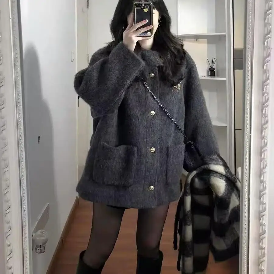 plus Size 300 Pou Women's Deep ey Mid-Length Woolen Coat Winter High-End Feeling Hooded Tweed Jaet Korean Sle Loose Fit
plus Size 300 Pou Women's Deep ey Mid-Length Woolen Coat Winter High-End Feeling Hooded Tweed Jaet Korean Sle Loose Fit