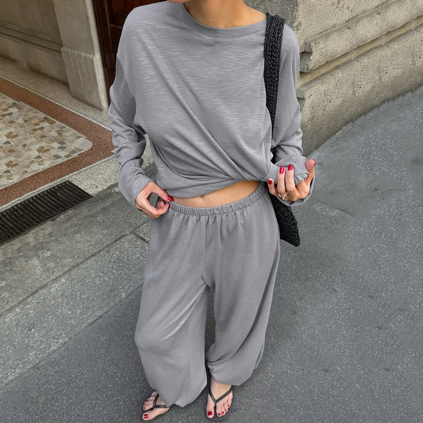 Linad Casual Gray Knit Trousers Suits Women 2026 Street Chic O Neck T Shirts With Elastic Waist Long Pants 2 Piece Sets Autumn
Linad Casual Gray Knit Trousers Suits Women 2026 Street Chic O Neck T Shirts With Elastic Waist Long Pants 2 Piece Sets Autumn