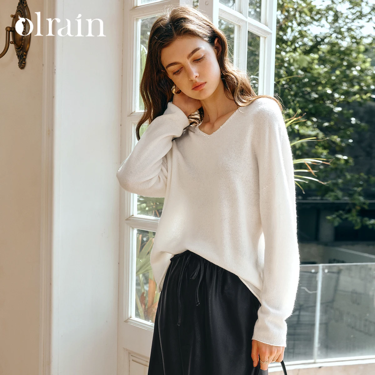OLrain Beaded V Neck Women Spring 2025 French Style Loose Lazy Wool Blend Straight Drop Sleeve Knitwear Tops Ladies N57CZ96151
OLrain Beaded V Neck Women Spring 2025 French Style Loose Lazy Wool Blend Straight Drop Sleeve Knitwear Tops Ladies N57CZ96151