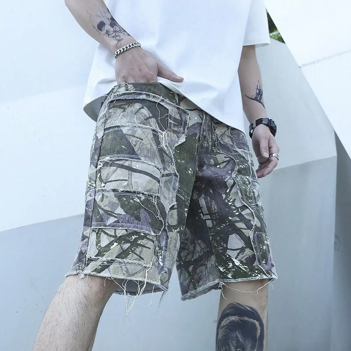 Men Loose Camo Cargo Denim Shorts Vintage Distressed Denim Shorts Streetwear Baggy Jean Shorts Summer Casual Loose Half Pants
Men Loose Camo Cargo Denim Shorts Vintage Distressed Denim Shorts Streetwear Baggy Jean Shorts Summer Casual Loose Half Pants