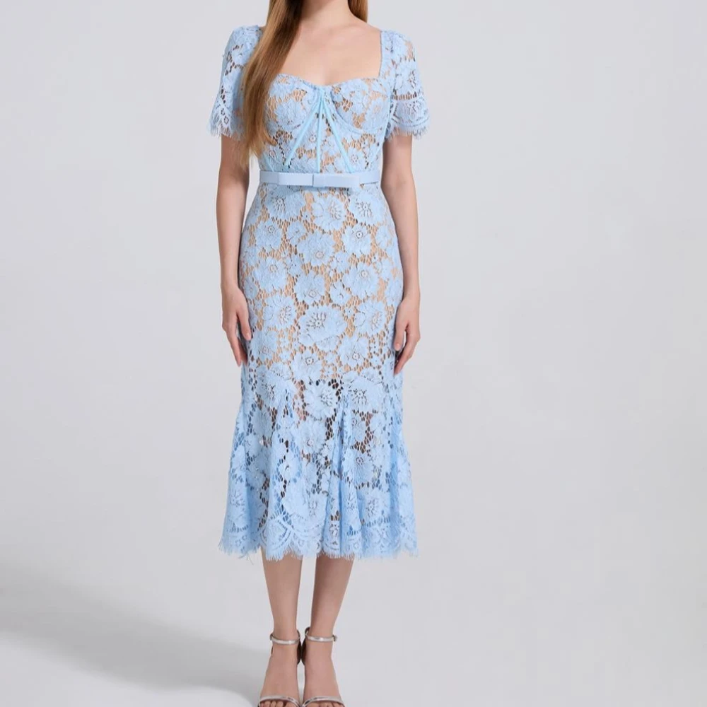 French Court Style Wealthy Heiress High-end Blue Lace Dress Sexy Square Neck Fishtail Ladies Waist Cinching Long Skirt
French Court Style Wealthy Heiress High-end Blue Lace Dress Sexy Square Neck Fishtail Ladies Waist Cinching Long Skirt