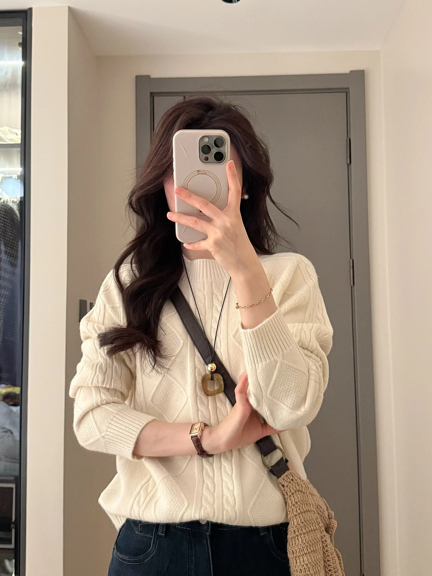 WENDY Korean Sle round Ne Twisted Knit Sweater Women's Loose Lazy Sle 2025 New Loose Fit Long Sve Color Top
WENDY Korean Sle round Ne Twisted Knit Sweater Women's Loose Lazy Sle 2025 New Loose Fit Long Sve Color Top