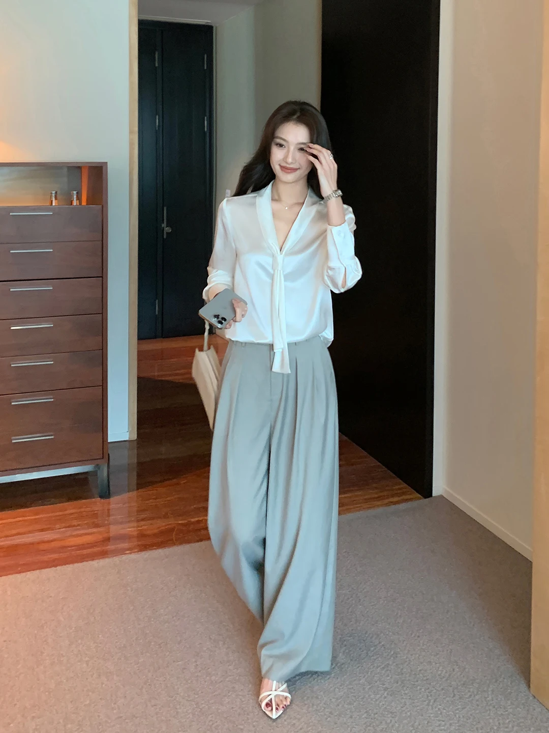 Maven Lin Elite Wardrobe Series Women's Casual Wide Leg Pants Commute Suit Pants Drapey Loose Slimming Casual Trousers
Maven Lin Elite Wardrobe Series Women's Casual Wide Leg Pants Commute Suit Pants Drapey Loose Slimming Casual Trousers