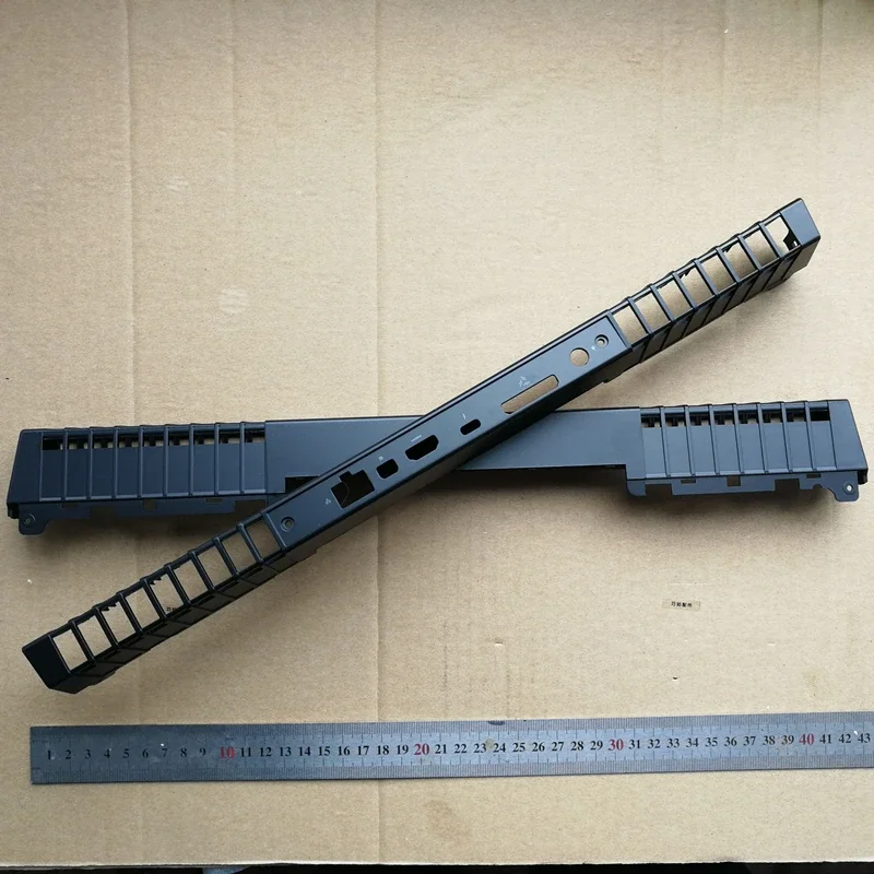 New for DELL alienware 17 R4 R5 M17X 17E 17C P31E 9CFWG Hing Tail REAR COVER Heat dissipation outlet baffle
New for DELL alienware 17 R4 R5 M17X 17E 17C P31E 9CFWG Hing Tail REAR COVER Heat dissipation outlet baffle