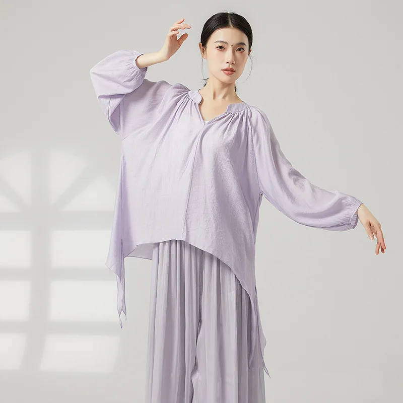 Classical dance clothes, fairy air elegant blouse, spring new Chinese modern dance loose long-sleeved practice clothes
Classical dance clothes, fairy air elegant blouse, spring new Chinese modern dance loose long-sleeved practice clothes