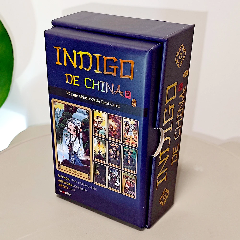 Колода Таро Indigo De China, 79 карт в китайском стиле, 12*7 см, 350 г/м², двусторонний матовый картон с тиснением, в жесткой коробке
Колода Таро Indigo De China, 79 карт в китайском стиле, 12*7 см, 350 г/м², двусторонний матовый картон с тиснением, в жесткой коробке