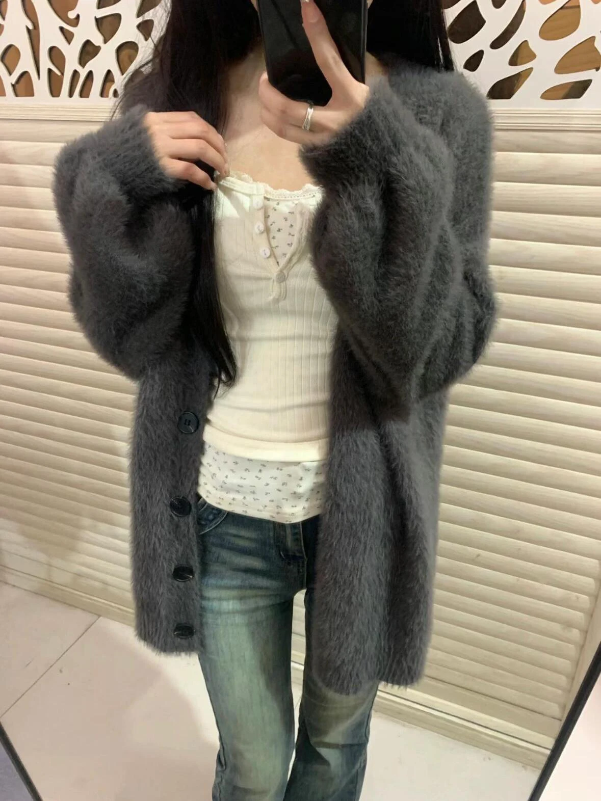 Soft Cozy Women's Knitted Mink Cardigan Long Sleeve V-Neck Button up Warmth Outerwear Korean Style Loose Fit Commute Wear
Soft Cozy Women's Knitted Mink Cardigan Long Sleeve V-Neck Button up Warmth Outerwear Korean Style Loose Fit Commute Wear