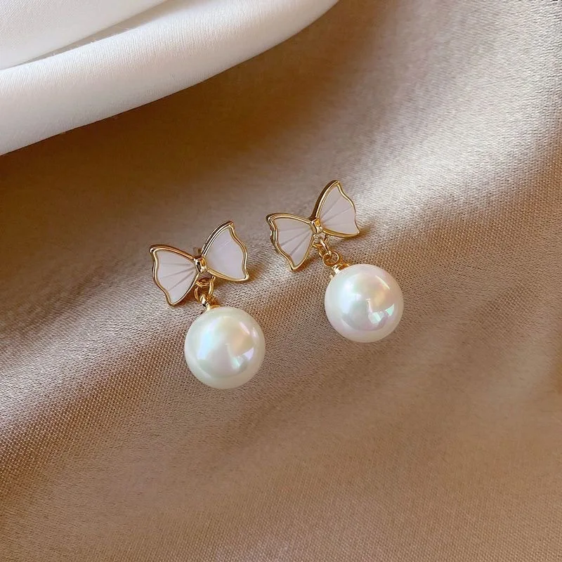 Pearl Grape Skewers Clip On Earrings No Hole Ear Clips Pearl Earrings Without Piercing Personality Earring CEY465
Pearl Grape Skewers Clip On Earrings No Hole Ear Clips Pearl Earrings Without Piercing Personality Earring CEY465
