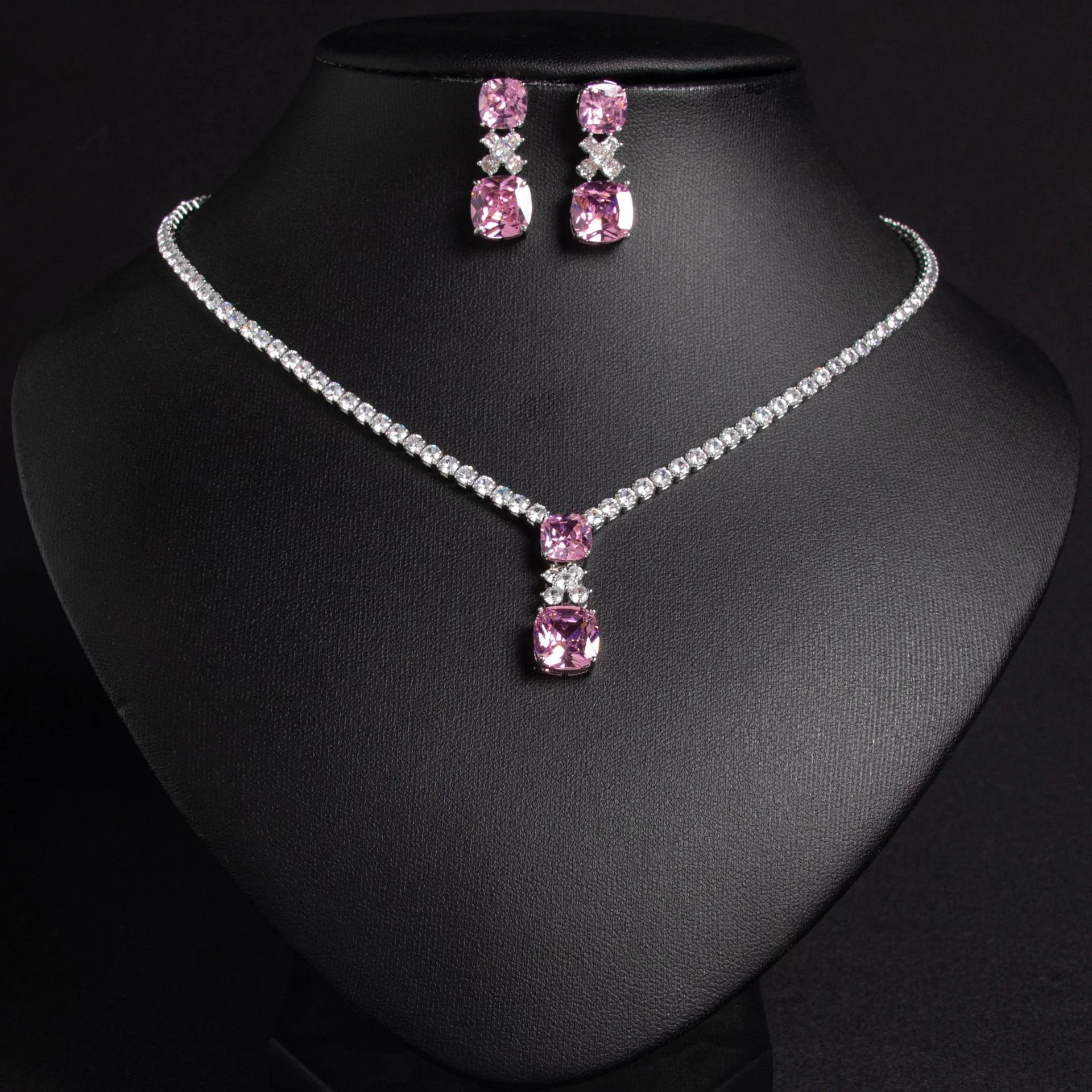 Mini Square Pendant Clavicle Chain Necklace Women Light Luxury Niche Minimalist Zircon Necklace Earrings Jewelry Set
Mini Square Pendant Clavicle Chain Necklace Women Light Luxury Niche Minimalist Zircon Necklace Earrings Jewelry Set