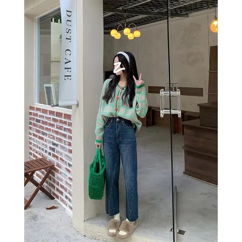 Y2K Style Jeans Women's New Niche Loose Jeans with Wide Legs for Casual Straight High-Waisted Trousers Natural Waist Zipper Fash
Y2K Style Jeans Women's New Niche Loose Jeans with Wide Legs for Casual Straight High-Waisted Trousers Natural Waist Zipper Fash