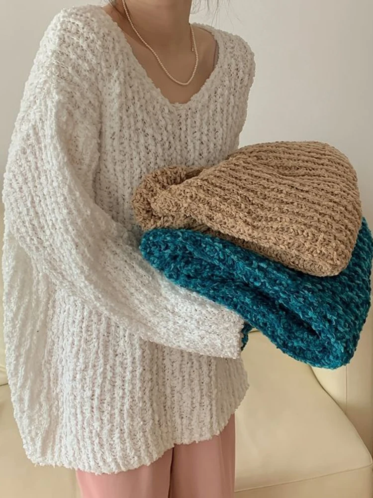 Korean V Neck Lazy Wind Sweaters Women Long Sleeve Loose Design Knitted Jumper Vintage Casual Simple Solid Female Fall Sweet Top
Korean V Neck Lazy Wind Sweaters Women Long Sleeve Loose Design Knitted Jumper Vintage Casual Simple Solid Female Fall Sweet Top
