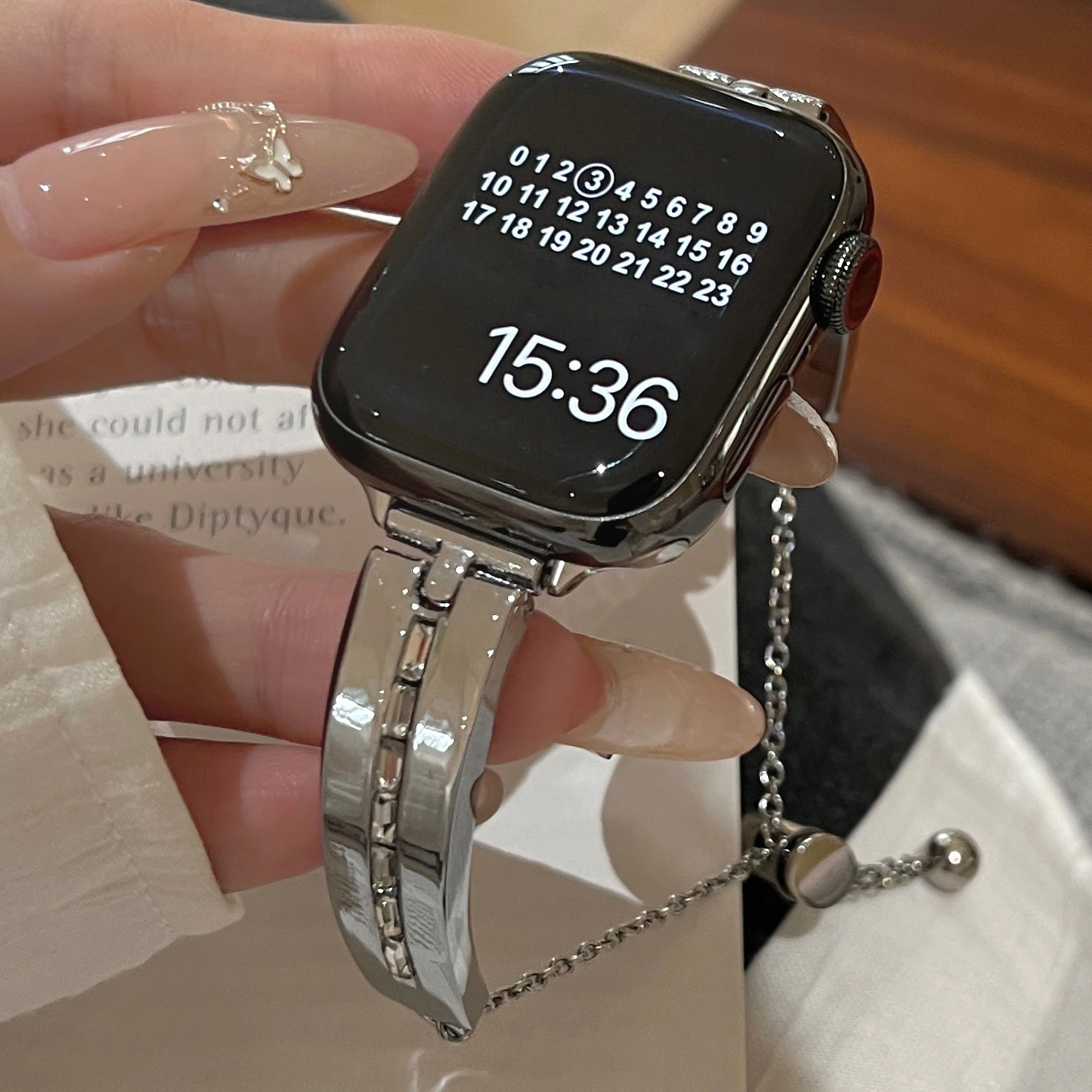 Rectangular diamond-encrusted chain metal strap for Apple Watch models, for iwatch Series 987654321 strap
Rectangular diamond-encrusted chain metal strap for Apple Watch models, for iwatch Series 987654321 strap