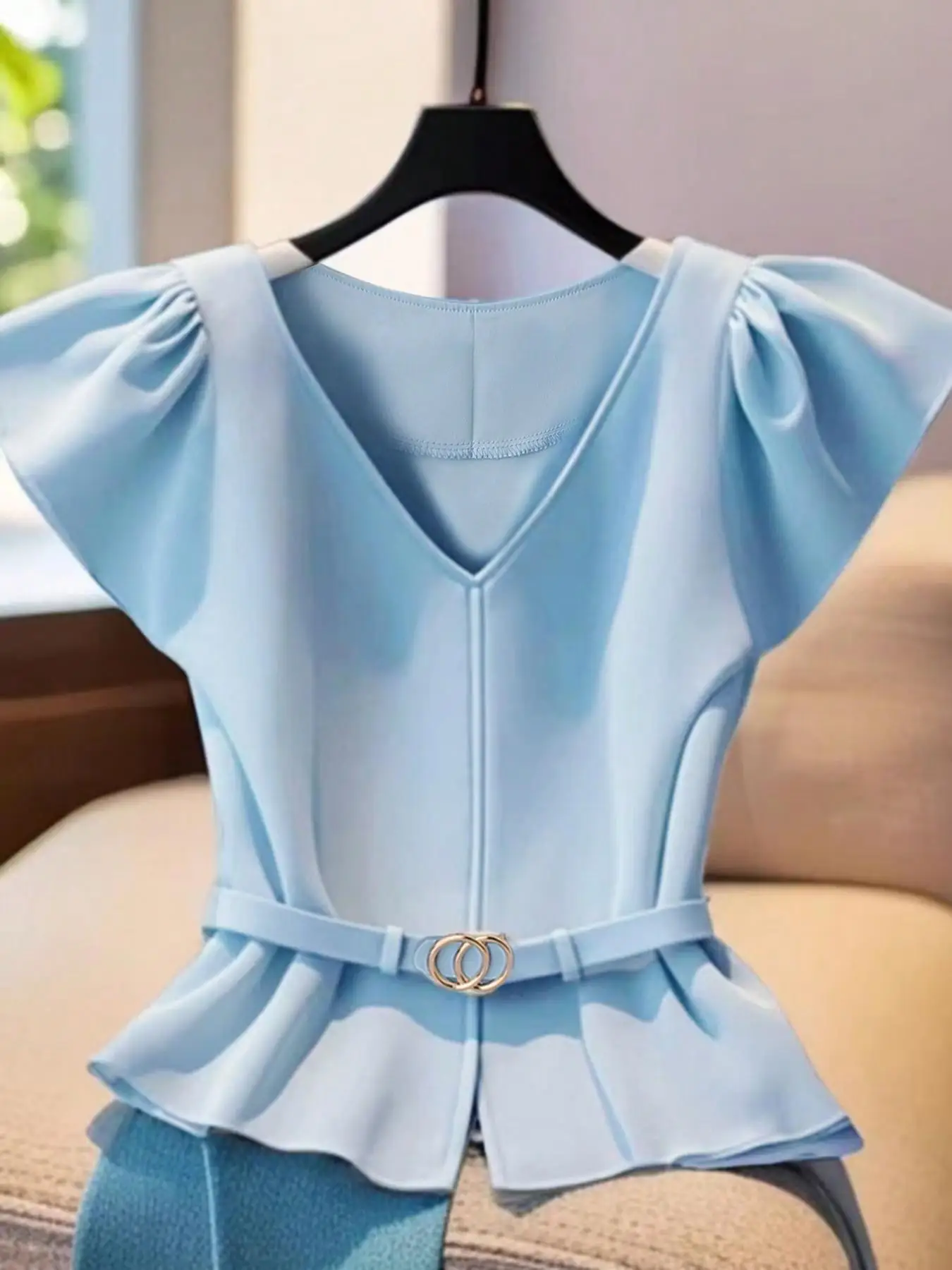 Women’s Shirt with Belt, Stylish and Elegant Design, Perfect for Casual and Formal Occasions
Women’s Shirt with Belt, Stylish and Elegant Design, Perfect for Casual and Formal Occasions