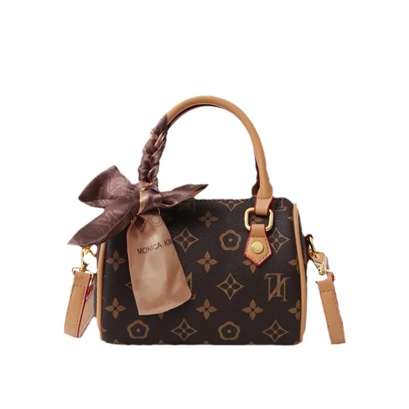 Trendy 2025 Fall Boston Handbag for Ladies - Stylish Tote Bag, Adjustable Shoulder Strap, Crossbody Option, All - Match Design
Trendy 2025 Fall Boston Handbag for Ladies - Stylish Tote Bag, Adjustable Shoulder Strap, Crossbody Option, All - Match Design
