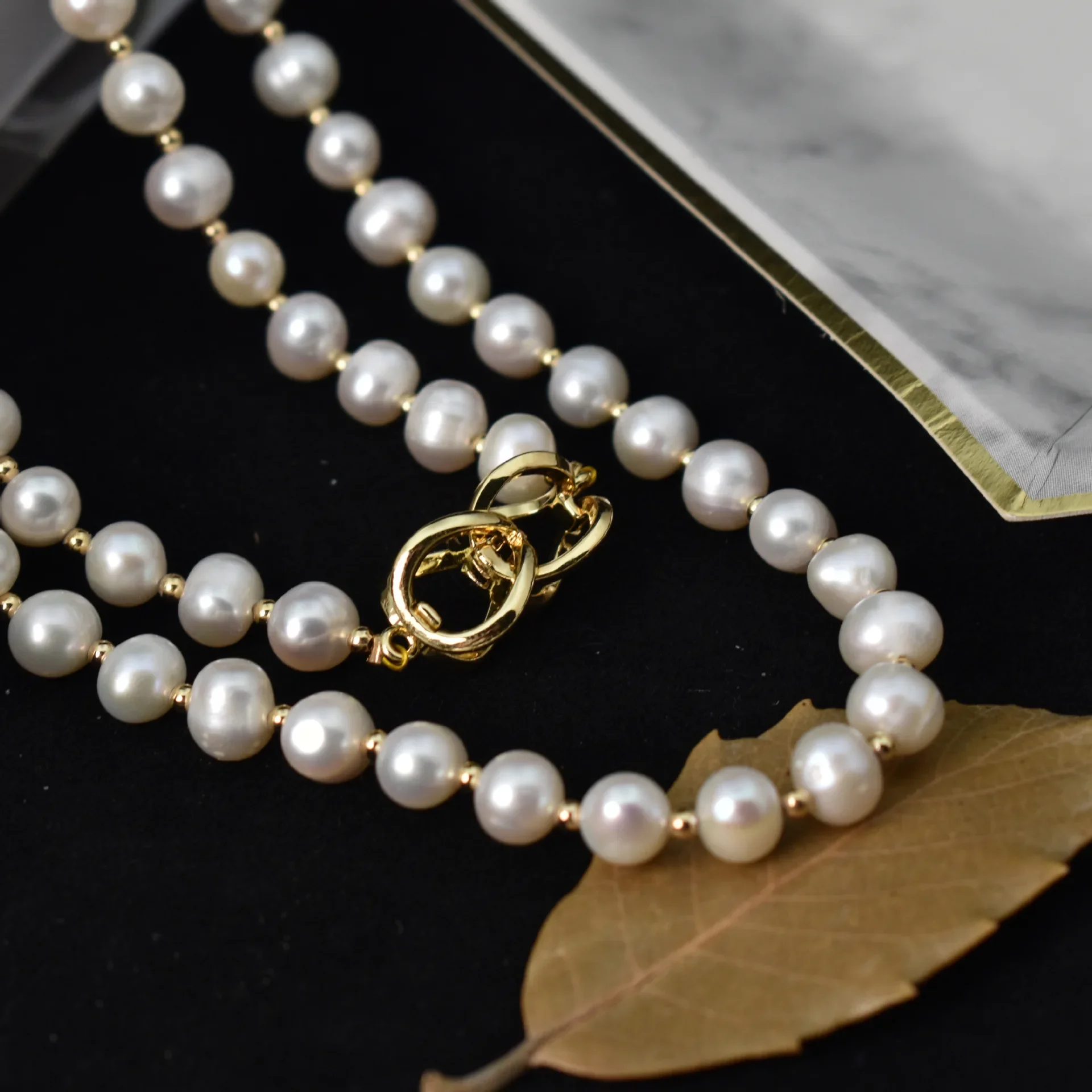New Pearl Necklace AAAA 9-10mm Natural Japanese Round Pearl Necklace 925s 16-36 inch
New Pearl Necklace AAAA 9-10mm Natural Japanese Round Pearl Necklace 925s 16-36 inch