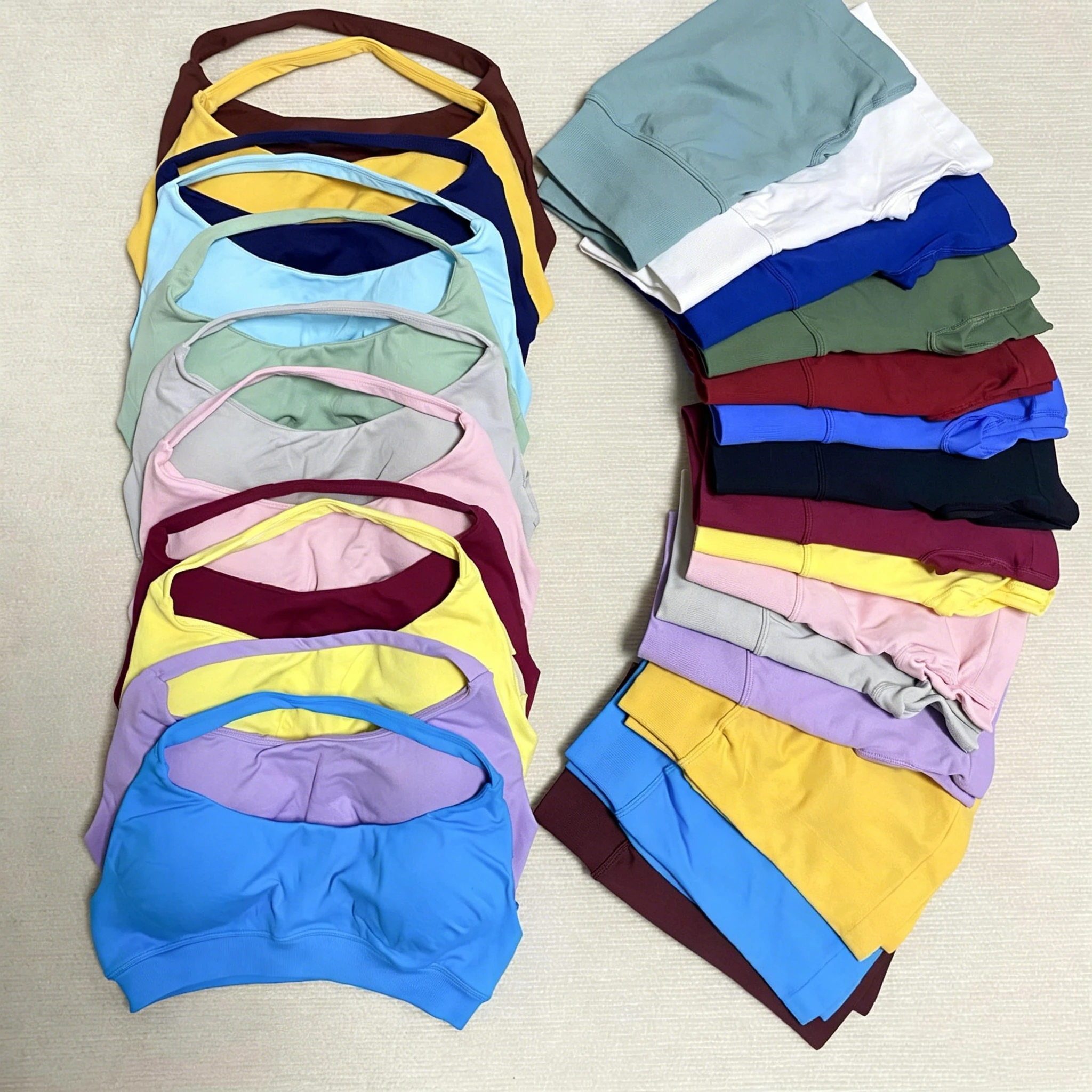 Women 2Pcs Halter Push Up Padded Sports Bra Yoga Shorts Set Quick Dry Workout Outfit for Gym Training Pilates Athletic Yoga Top
Women 2Pcs Halter Push Up Padded Sports Bra Yoga Shorts Set Quick Dry Workout Outfit for Gym Training Pilates Athletic Yoga Top