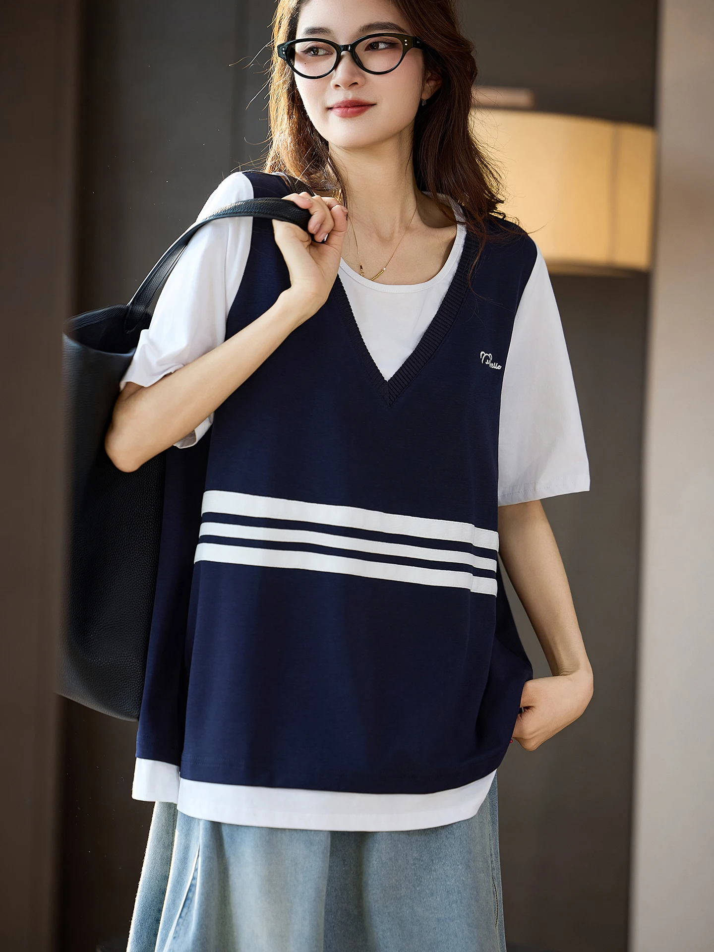 Elegant Striped Short Sleeve T-Shirt Women's plus Size Spring 2026 Street Style Casual Breathable Polyester Cotton Blend
Elegant Striped Short Sleeve T-Shirt Women's plus Size Spring 2026 Street Style Casual Breathable Polyester Cotton Blend