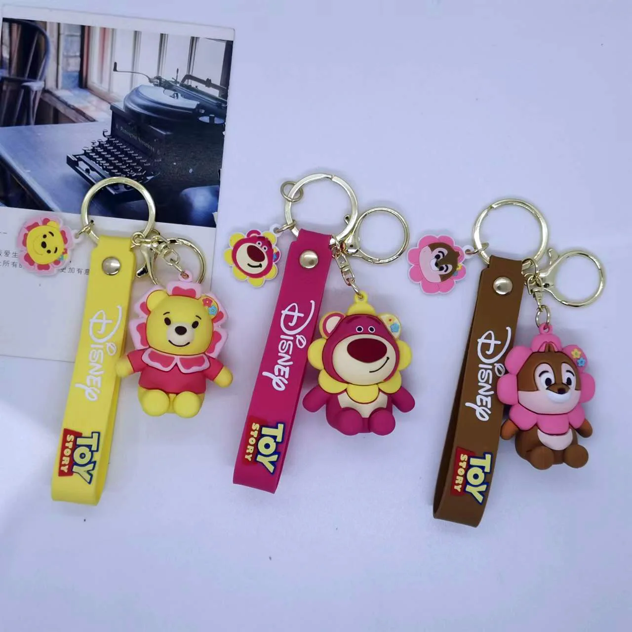 New Creative Cartoon Sunflower Bear Doll Keychain Bag Car Keychain Accessories Y2k Fashion Toys Anime Cartoon Frind Kawaii Cute
New Creative Cartoon Sunflower Bear Doll Keychain Bag Car Keychain Accessories Y2k Fashion Toys Anime Cartoon Frind Kawaii Cute