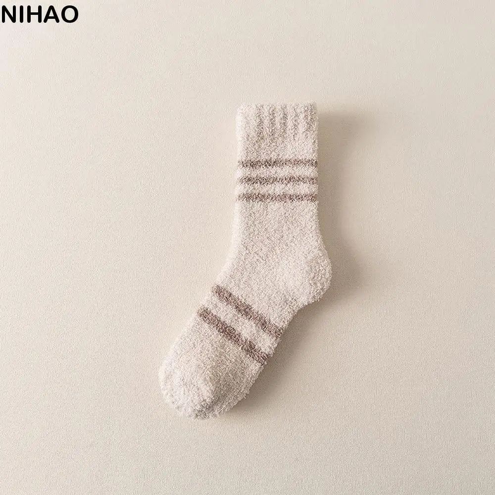 Повседневные теплые удобные полосатые толстые плюшевые носки из кораллового флиса, хлопковые чулочно-носочные изделия, мужские носки, средние носки-трубочки
Повседневные теплые удобные полосатые толстые плюшевые носки из кораллового флиса, хлопковые чулочно-носочные изделия, мужские носки, средние носки-трубочки