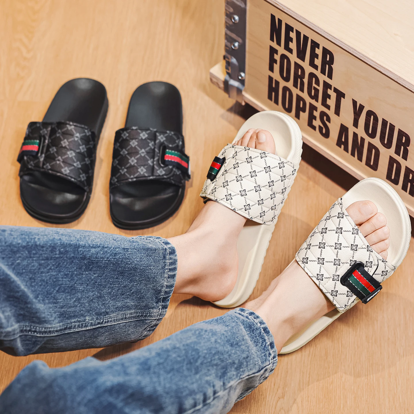 Unisex Fashion Print Slide Sandals, Lightweight Soft Sole Casual Slippers for Indoor Outdoor Use
Unisex Fashion Print Slide Sandals, Lightweight Soft Sole Casual Slippers for Indoor Outdoor Use
