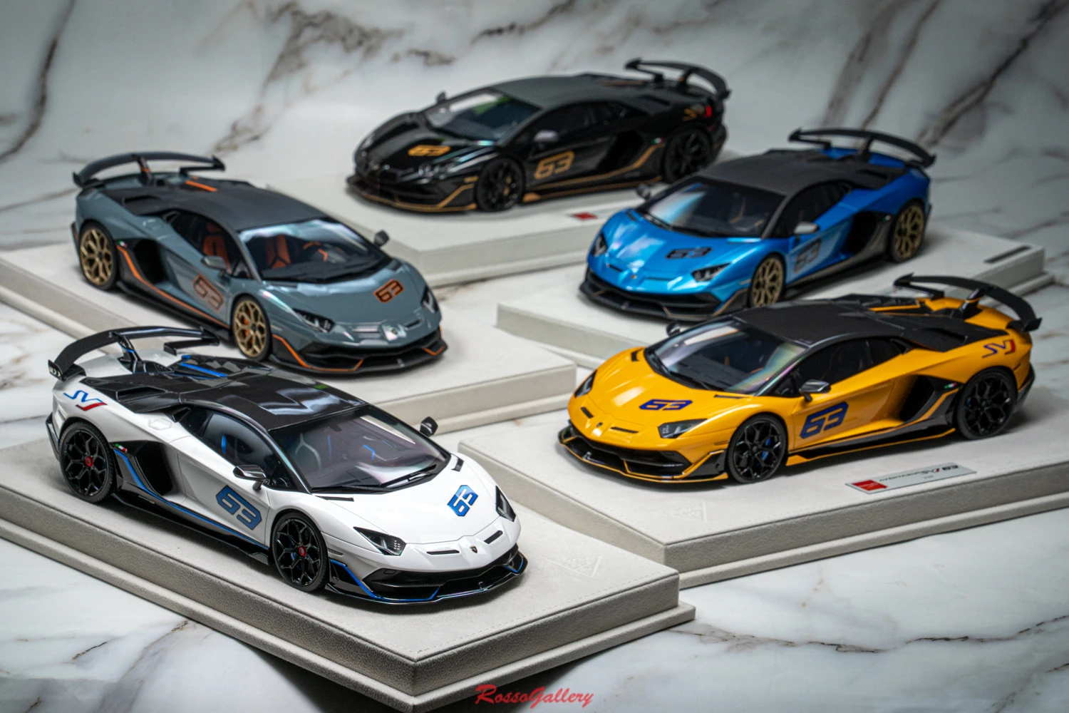 MAKE UP 1:18 Aventador SVJ 63 2018 Limited to 63 Pieces Simulation Resin Static Car Model Toys Gift
MAKE UP 1:18 Aventador SVJ 63 2018 Limited to 63 Pieces Simulation Resin Static Car Model Toys Gift
