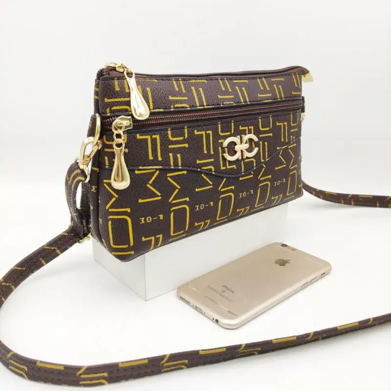 Women Square Bag Shoulder Bags New Fashion Retro Korean Version Middle Aged Mom Small Square Bag Leisure Versatile Crossbody Bag
Women Square Bag Shoulder Bags New Fashion Retro Korean Version Middle Aged Mom Small Square Bag Leisure Versatile Crossbody Bag