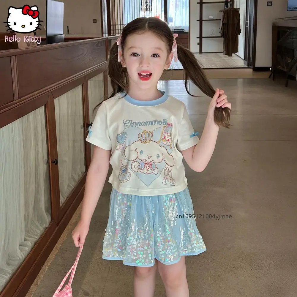 Футболка для девочек Cinnamoroll, комплект из 2 предметов, комплект с короткой юбкой Sanrio, аниме Kuromi, новинка лета, кавайная модная милая футболка принцессы с пайетками для подростков
Футболка для девочек Cinnamoroll, комплект из 2 предметов, комплект с короткой юбкой Sanrio, аниме Kuromi, новинка лета, кавайная модная милая футболка принцессы с пайетками для подростков