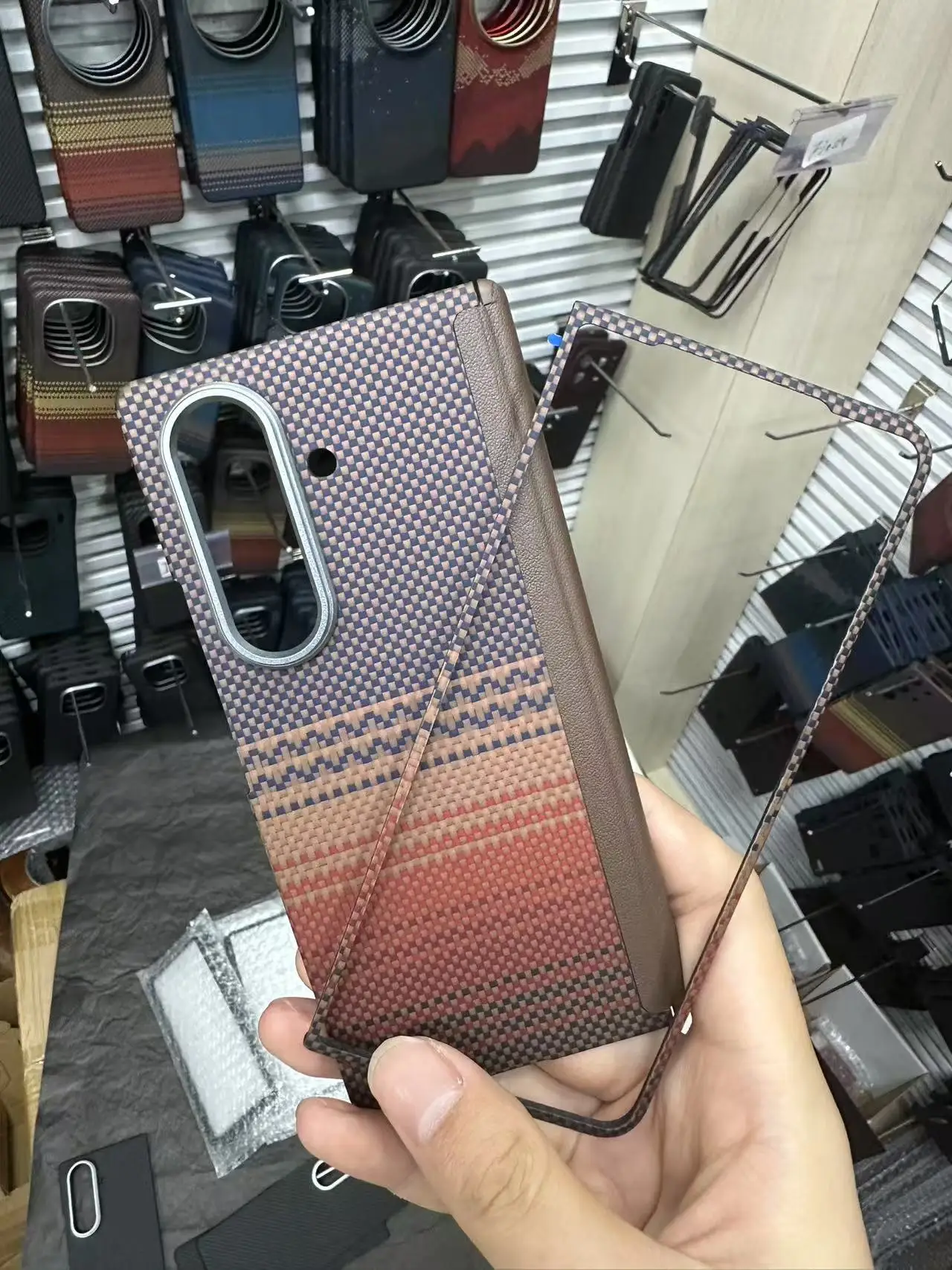 For Samsung Z Flod7 Carbon Fiber Magnetic Tape Central Axis Protection Phone Case
For Samsung Z Flod7 Carbon Fiber Magnetic Tape Central Axis Protection Phone Case