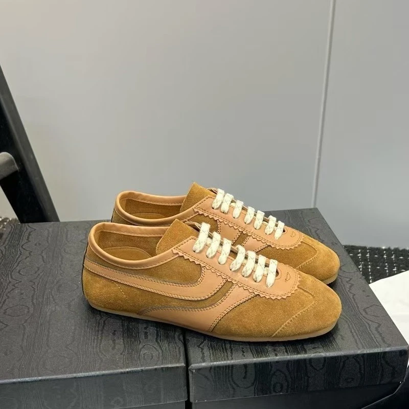 Couple's training shoes high-quality new genuine leather women's sports shoes flat bottomed retro over size Forrest Gump shoes
Couple's training shoes high-quality new genuine leather women's sports shoes flat bottomed retro over size Forrest Gump shoes