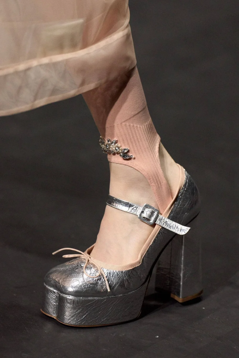 Silver Metallic Chunky Block Heel Platform Heels Ankle Strap & Bow Accent Retro Edgy Design Sweet Style Custom Lady High Heels
Silver Metallic Chunky Block Heel Platform Heels Ankle Strap & Bow Accent Retro Edgy Design Sweet Style Custom Lady High Heels