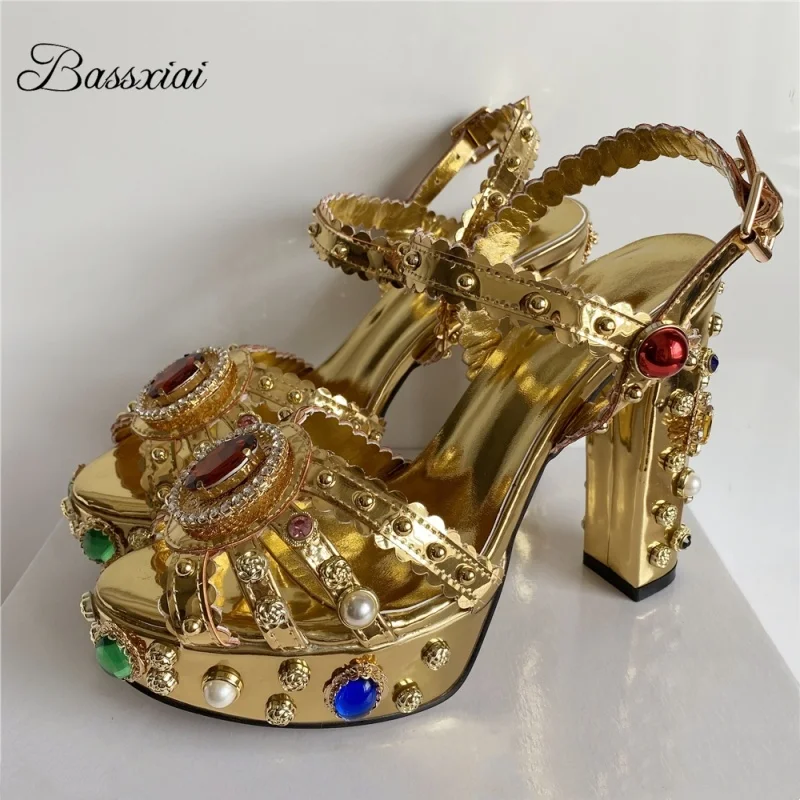 Роскошные женские сандалии с жемчугом и стразами, на массивном каблуке и высокой платформе, из натуральной кожи, с пряжкой, летние туфли
Роскошные женские сандалии с жемчугом и стразами, на массивном каблуке и высокой платформе, из натуральной кожи, с пряжкой, летние туфли